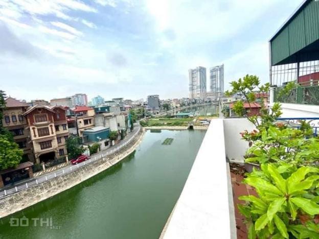 Cần bán gấp nhà Ngọc Lâm Long Biên - view hồ - ga ra - nội thất xịn - DT hơn 70m2 giá 9x tỷ 13616836