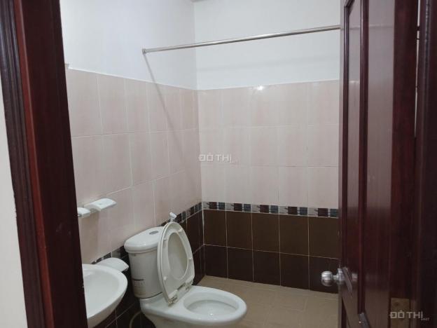 Cần bán căn hộ Khánh Hội 2 Quận 4, DT: 57 m2, 1PN, giá: 2.3 tỷ/căn 13628395