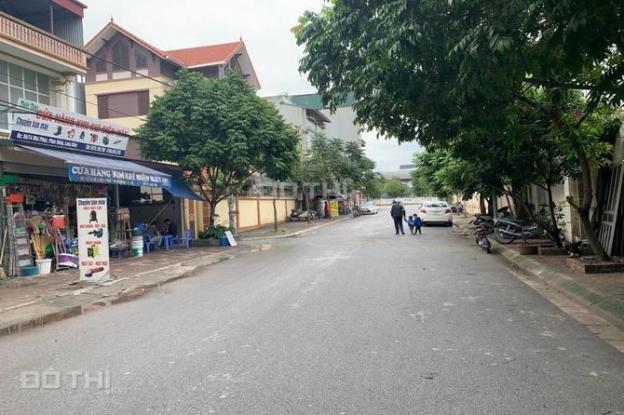 Cực hot, lô đất ngõ phố Nguyễn Lam, 50m2, MT 3.5m, đường ô tô tránh, an ninh tốt, LH: 0913296825 13628563