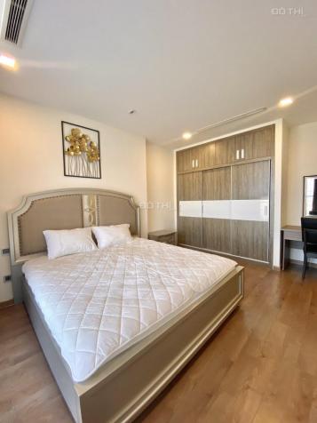 Cho thuê căn hộ cao cấp Vinhomes, 4 phòng ngủ, 178 m2 13635096