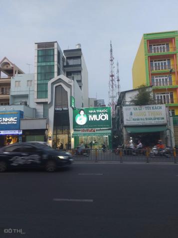 Bán nhà mặt phố Nguyễn Văn Cừ, P. 2, Q. 5, DT: 3.05 x 20.45m, 5T, thang máy, 28 tỷ 13068082