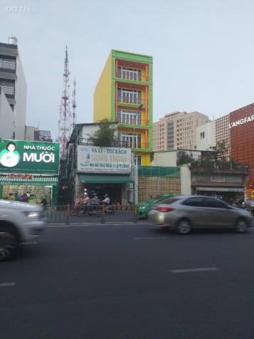 Bán nhà mặt phố Nguyễn Văn Cừ, P. 2, Q. 5, DT: 3.05 x 20.45m, 5T, thang máy, 28 tỷ 13068082