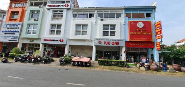 Bán nhà phố mặt tiền 019 Nguyễn Văn Linh, Phú Mỹ Hưng, Q7, 6x18m gồm 1 trệt 1 lửng 2 lầu, 25 tỷ 13648947