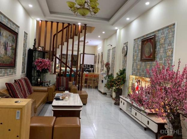 Nhà lô góc hàng hiếm Nguyễn Khang, 40m2, 5 tầng, 4Pn, giá 3,3 tỷ 13653411