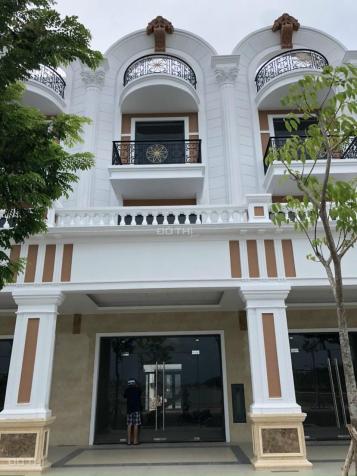 Bán gấp shophouse khu đô thị Phú Cường 5x24m, 3 lầu, giá 4.9 tỷ view Hồ Sen rất đẹp nhà thô 13653465
