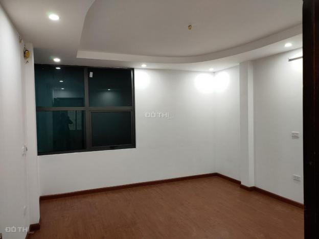 Bán nhà Đê La Thành Đống Đa, mặt phố 2 mặt thoáng, 30m2, giá 3,5 tỷ 13656466