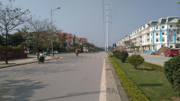 Bán biệt thự song lập đường Phạm Văn Đồng, công viên cây xanh, hồ điều hòa 15ha 13658654
