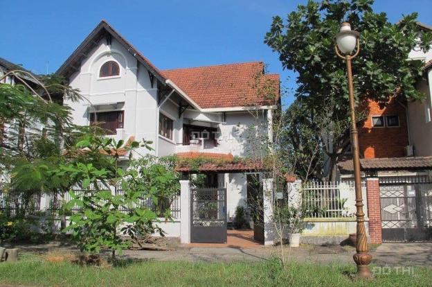 Villa gần bờ sông Sài Gòn - Sân vườn giá 39 triệu 13660911
