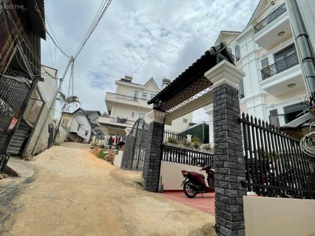 Bán gấp villa trung tâm Đà Lạt, giá 12,7 tỷ, ngay trung tâm Đà Lạt, 1 sẹc Lữ Gia, đang cho thuê 13650368