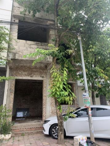 Bán nhà 3 tầng xây thô, Liên Bảo, Vĩnh Yên, 98,5 m2. LH: 0974.056.212 13671704