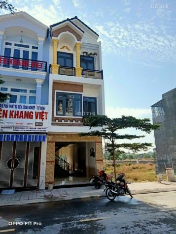Chính chủ cần bán nhà mới 1 trệt 2 lầu khu Phú Hồng Thịnh 8, phường Bình Chuẩn TP Thuận An 13684015