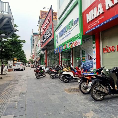 Bán gấp nhà mặt phố Phạm Văn Đồng, lô góc, vỉa hè cực rộng, 48m2 x 4T, 13.9 tỷ 13684494