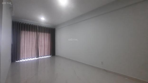 Cho thuê căn hộ 52.2m2 Lovera Vista view hồ bơi bao phí quản lý, máy lạnh giá 5tr/th 13686097