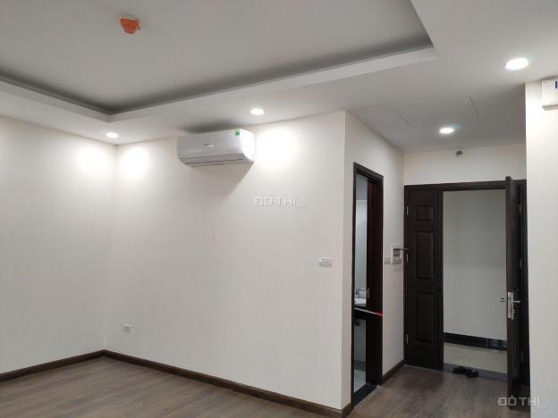 Chính chủ cho thuê căn hộ 3 phòng ngủ, 96m2, đồ cơ bản tại A10 Nam Trung Yên, Cầu Giấy, Hà Nội 13692202