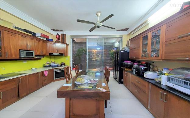 Bán nhà phố Cầu Giấy, lô góc, ô tô, kinh doanh 130m2 4T MT 7.5m, 16 tỷ 13697594