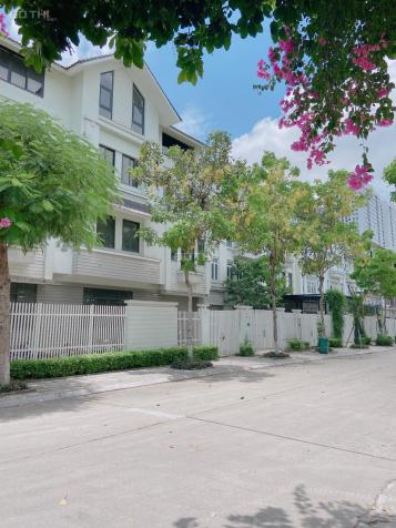 Cần bán gấp NV 160m2 + sổ đỏ + view vườn hoa công viên, giá cực kì rẻ LH 0963410666 13702544