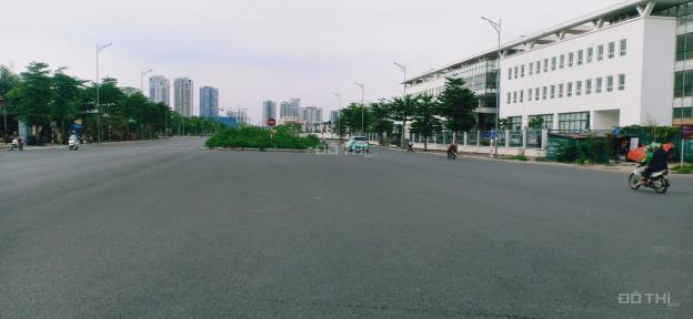 Bán đất mặt phố Nguyễn Văn Huyên: DT 1000m2*MT 100m, phù hợp xây bệnh viện, trường học, tòa VP 13704831