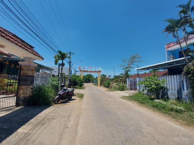Bán lô đất ven Đà Nẵng 2 mặt tiền đường 7m5 có lề gần QL1A trong khu dân cư đông đúc 13715397