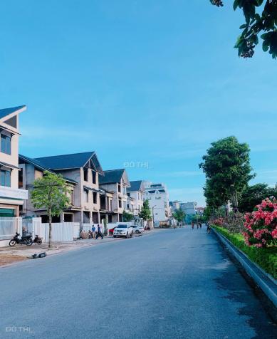 Đẳng cấp biệt thự Minh Tâm ở đường Cổ Linh 138m2 view sân golf thoáng vĩnh viễn. Gía hơn 18 tỷ 13728297