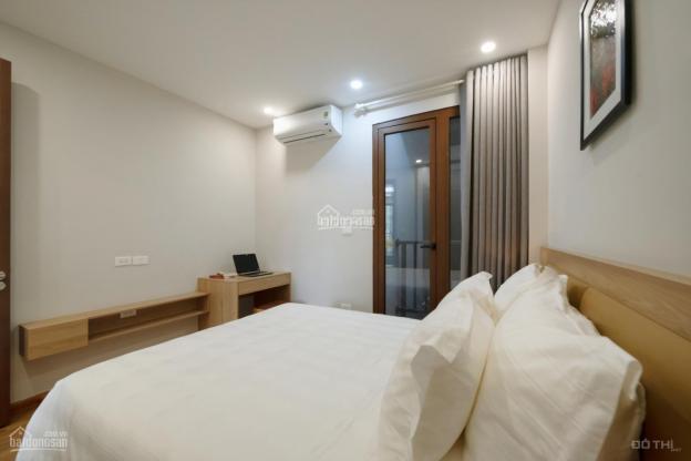 Chính chủ bán gấp căn hộ 2 phòng ngủ, view hồ, tại chung cư C1 Thành Công, 64m2, giá 2,8 tỷ 13733019