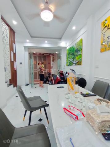 Cần bán nhà mới xây đầy đủ nội thất siêu đẹp, trung tâm quận Đống Đa, gần Văn Miếu 13733105