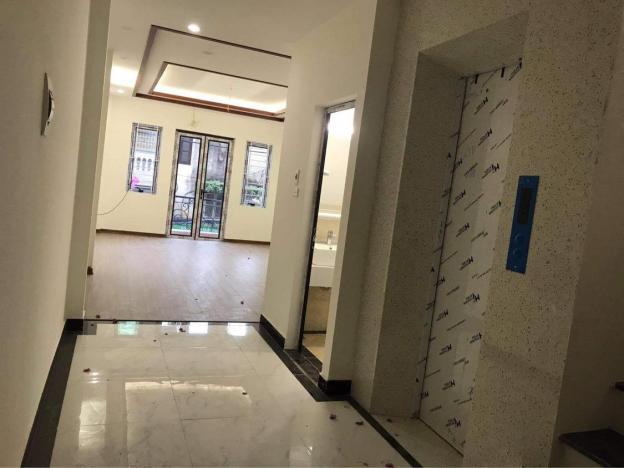 Mặt phố Đền Lừ - mới koong- thang máy - kinh doanh- văn phòng vỉa hè rộng 4 làn dừng đỗ thoải mái 13755957