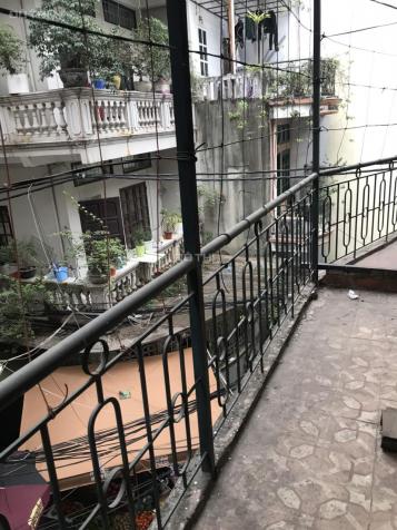 Bán căn hộ tập thể trong ngõ 629 đường Kim Mã, 80m2, 3 phòng ngủ, 2VS, đủ đồ, giá 1.9tỷ 13743392