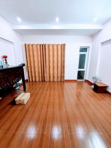 Bán nhà Nguyễn Trãi, ô tô tránh, kinh doanh, 130m2, MT 8m, nhỉnh 15 tỷ, 0906626679 13771977