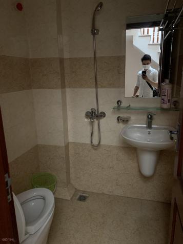 Cho thuê nhà đường Khuất Duy Tiến, Thanh Xuân, HN 70m2, 5 tầng, nhà mới hoàn thiện xong. 32 tr/th 13815408