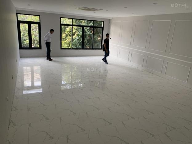 Cho thuê nhà MP Trần Kim Xuyến, Cầu Giấy, HN, DT 100m2, 4 tầng, thông sàn, ô tô đỗ cửa, 52 tr/th 13817301