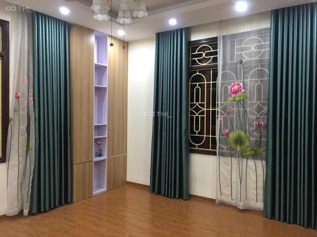 Cho thuê nhà gần chợ Hà Đông 50m2 x 4 tầng ô tô đỗ cửa 15tr/th. LH 0399142693 13824040