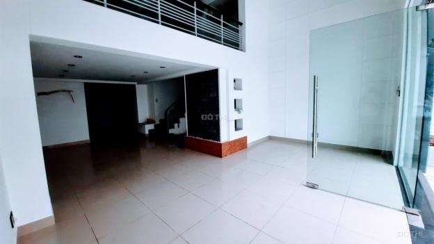 Cho thuê nhà phố Phú Mỹ Hưng Q7, 6x18,5m có 5 phòng ngủ, nhà mới đẹp, giá 35 triệu/th 13825028