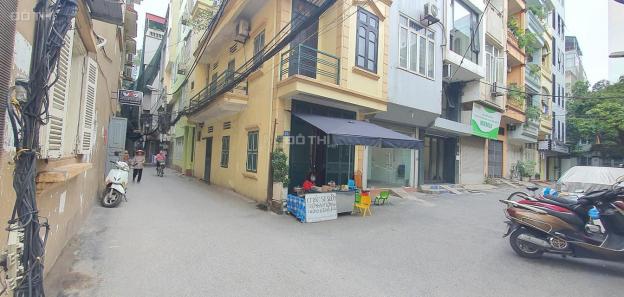 Bán nhà phố ngã tư Lê Văn Lương - Nguyễn Ngọc Vũ 180m2, 4 tầng, MT 6,6m. Giá 17.8 tỷ 13831718