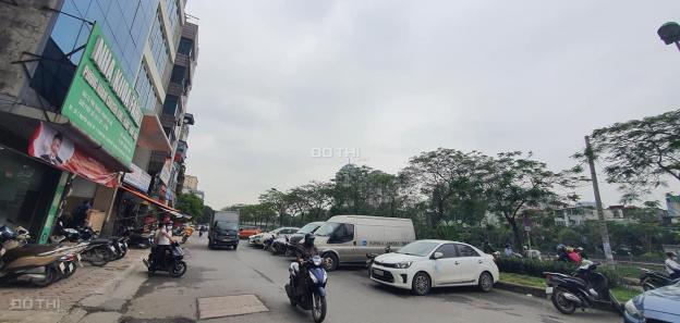 Bán nhà phố ngã tư Lê Văn Lương - Nguyễn Ngọc Vũ 180m2, 4 tầng, MT 6,6m. Giá 17.8 tỷ 13831718