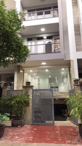 Cho thuê nhà Him Lam quận 7 giá 33 triệu/tháng, có thang máy, nội thất cao cấp mới đẹp 13838236