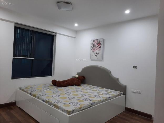 Bán gấp căn hộ 2 ngủ, 74m2, có ban công phòng khách tại Goldmark City 13854907