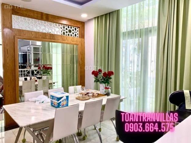 Bán nhà liên kế diện tích 191m2, Đông Nam, full nội thất - ToanTranVillas 13669987