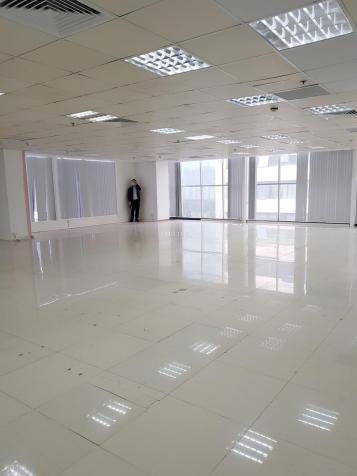 Cho thuê sàn vp diện tích 160m2 tại tòa nhà VMT Duy Tân, giá hợp lý. Lh 0989790498 13860827