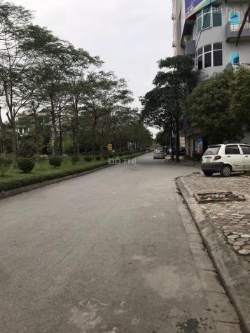 Bán lô góc dịch vụ LK20AB Dương Nội, view chung cư, giá 7.5 tỷ 13390182