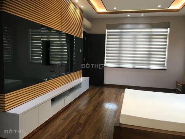 Biệt thự sang trọng DT 17x22m khu Thảo Điền Quận 2 13877109