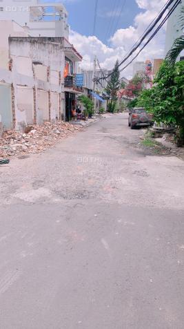 Bán lô đất vuông vắn hẻm xe hơi 935 Huỳnh Tấn Phát Phường Phú Thuận Quận 7, DT 4*18m 13882512