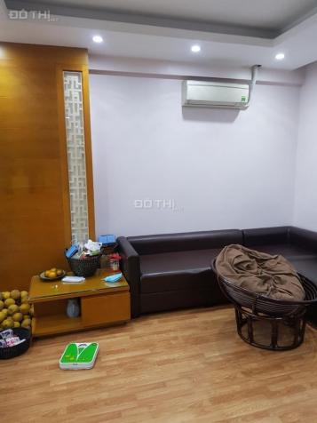 Bán căn hộ CC VP5 Linh Đàm, 72.2 m2, SĐCC, full nội thất, ban công đông nam cực mát giá 2 tỷ 13892137