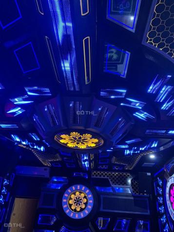 Bán quán karaoke ngay chợ Phú Thọ 1 trệt 2 lầu 165m2, doanh thu 300tr/tháng; giá 10 tỷ 13892598
