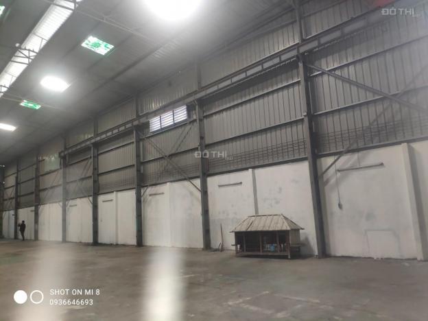 Cho thuê 2 kho 320m2 và 520m2 ở đường 5 gần Sở Dầu, gần trục đường chính, có cẩu trục 13899352