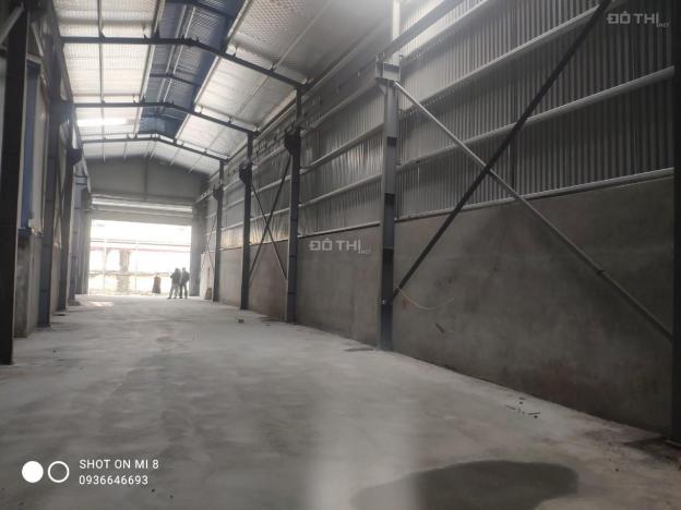 Cho thuê 2 kho 320m2 và 520m2 ở đường 5 gần Sở Dầu, gần trục đường chính, có cẩu trục 13899352