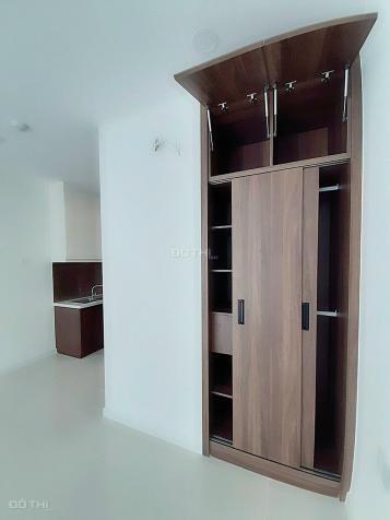 Central Premium cho thuê officetel view hồ bơi, lầu cao thoáng mát 6,5 triệu/tháng có sẵn máy lạnh 13927091