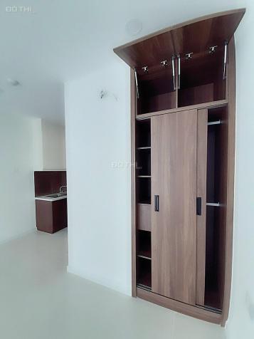 Central Premium cho thuê officetel view hồ bơi, lầu cao thoáng mát 6,5 triệu/tháng có sẵn máy lạnh 13927091