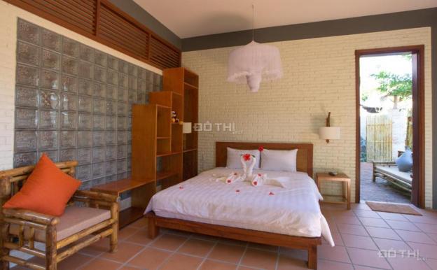 Cần bán căn villa 5 phòng thiết kế kiến trúc đậm chất Hội An tại biển An Bàng. Giá cực tốt 13928876