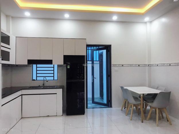 Cho thuê nhà 2 tầng full nội thất mới 100% đối diện trường đại học Quốc tế Việt Đức mặt tiền đường 13929695
