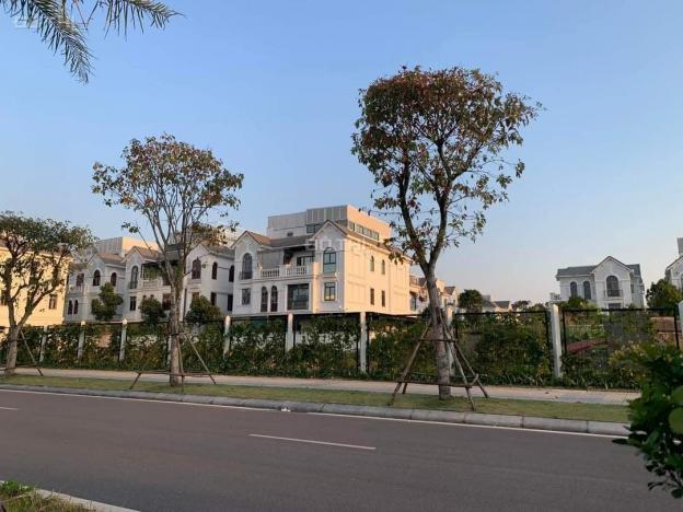Chính chủ cần bán gấp nhà phố Việt Hưng 46m2, 3 tầng, ô tô sát nhà, 2,85 tỷ 13930147